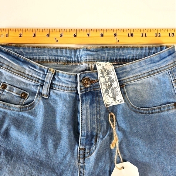 Sade & Sage Frayed flare Cuff  Crop Size Small - Picture 4 of 11